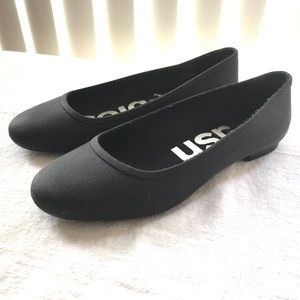 Womans HUSHPuppies rubber shoes size8